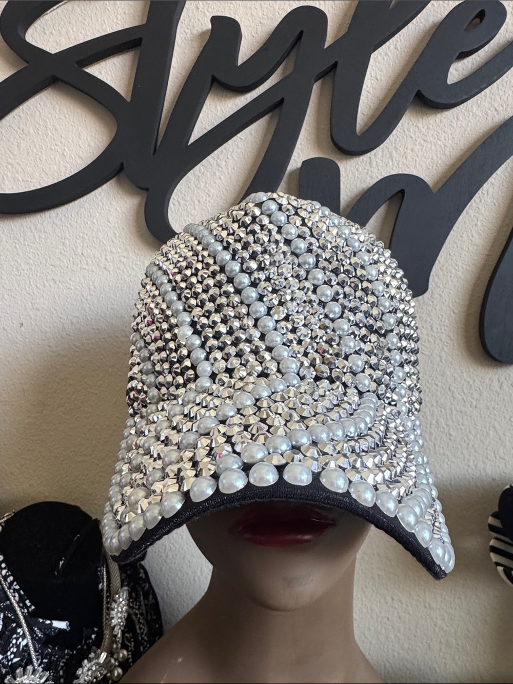 Rhinestone Embellished Pearl Cap - Silver